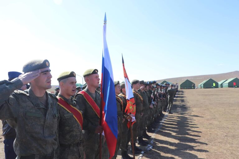 МОНГОЛ ОРОСЫН 1600 АЛБА ХААГЧ ХАМТАРСАН ХЭЭРИЙН СУРГУУЛЬ ХИЙЖ БАЙНА