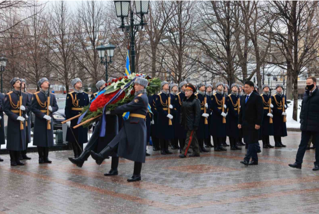 МОНГОЛ УЛСЫН ЕРӨНХИЙЛӨГЧ У.ХҮРЭЛСҮХ “НЭР НЬ ҮЛ МЭДЭГДЭХ ЦЭРГИЙН ХӨШӨӨ”-НД ЦЭЦЭГ ӨРГӨЛӨӨ