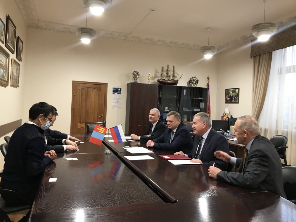 АВТО ЗАМЫН МЭРГЭЖИЛТЭН БЭЛТГЭХЭД ОРОСУУДТАЙ ХАМТАРНА